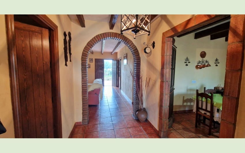 5 soverom Hus til salgs i Jimena de la Frontera med svømmebasseng garasje - € 275 700 (Ref: 8334949)