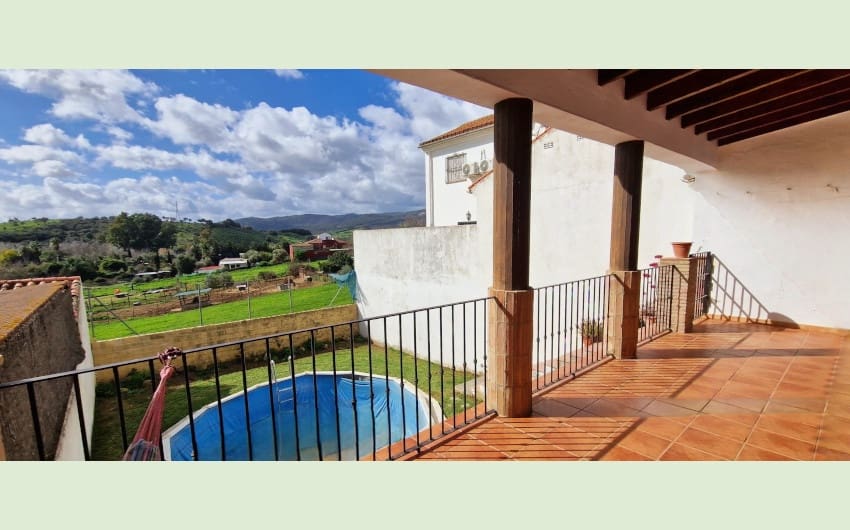 5 soverom Hus til salgs i Jimena de la Frontera med svømmebasseng garasje - € 275 700 (Ref: 8334949)