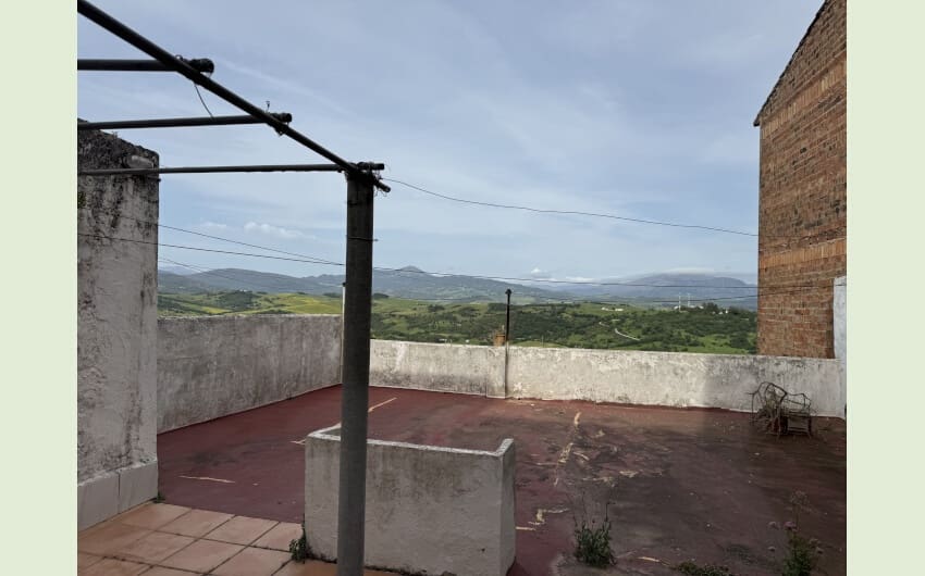 3 soverom Hus til salgs i Jimena de la Frontera med garasje - € 180 000 (Ref: 8370061)