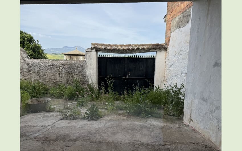 3 soverom Hus til salgs i Jimena de la Frontera med garasje - € 180 000 (Ref: 8370061)