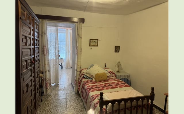 3 bedroom Townhouse for sale in Jimena de la Frontera with garage - € 180,000 (Ref: 8370061)