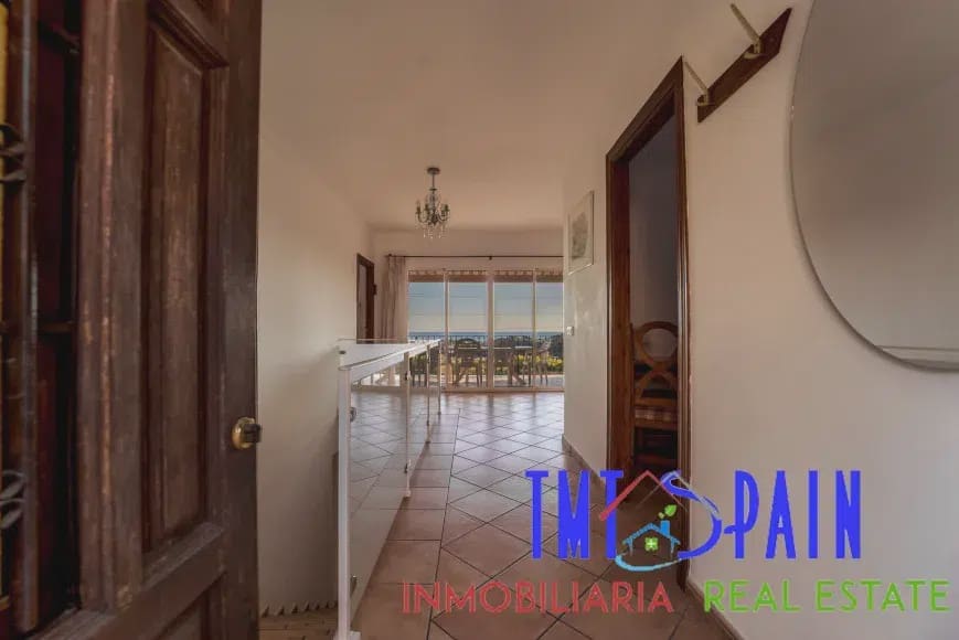 7 soveværelse Villa til salg i Estepona med swimmingpool garage - € 839.000 (Ref: 9192967)