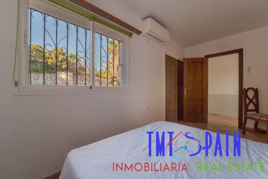 7 soveværelse Villa til salg i Estepona med swimmingpool garage - € 839.000 (Ref: 9192967)