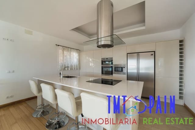 7 soverom Villa til salgs i Altos de Estepona, Estepona med svømmebasseng garasje - € 839 000 (Ref: 9192967)