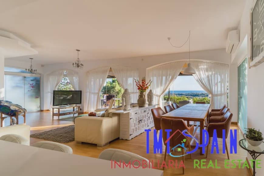 7 soveværelse Villa til salg i Estepona med swimmingpool garage - € 839.000 (Ref: 9192967)