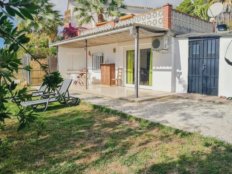 7 soveværelse Villa til salg i Estepona med swimmingpool garage - € 839.000 (Ref: 9192967)