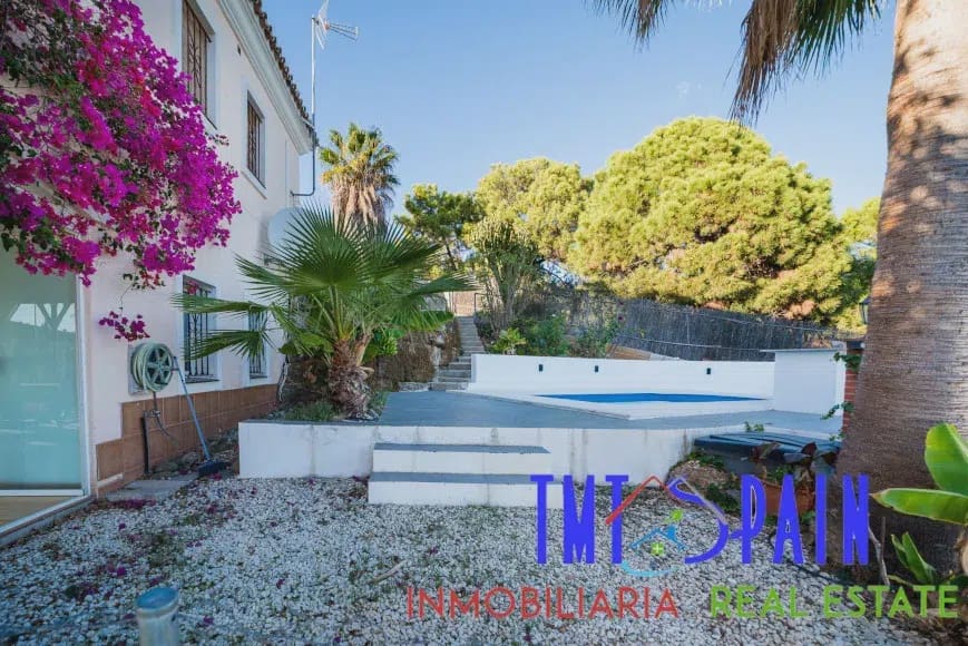 7 soveværelse Villa til salg i Estepona med swimmingpool garage - € 839.000 (Ref: 9192967)