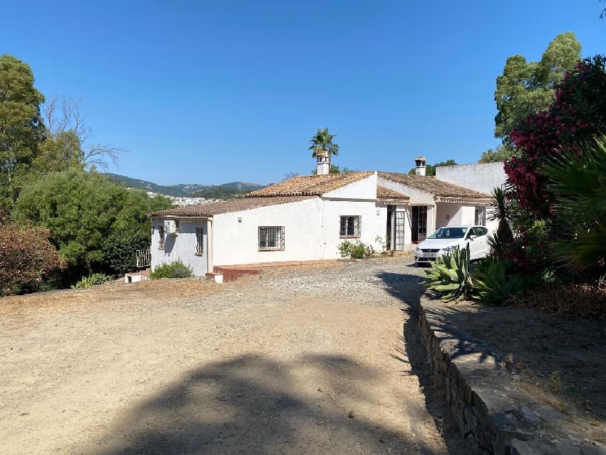 Bungalow de 3 habitaciones en Jimena de la Frontera en venta con piscina - 620.000 € (Ref: 9632764)
