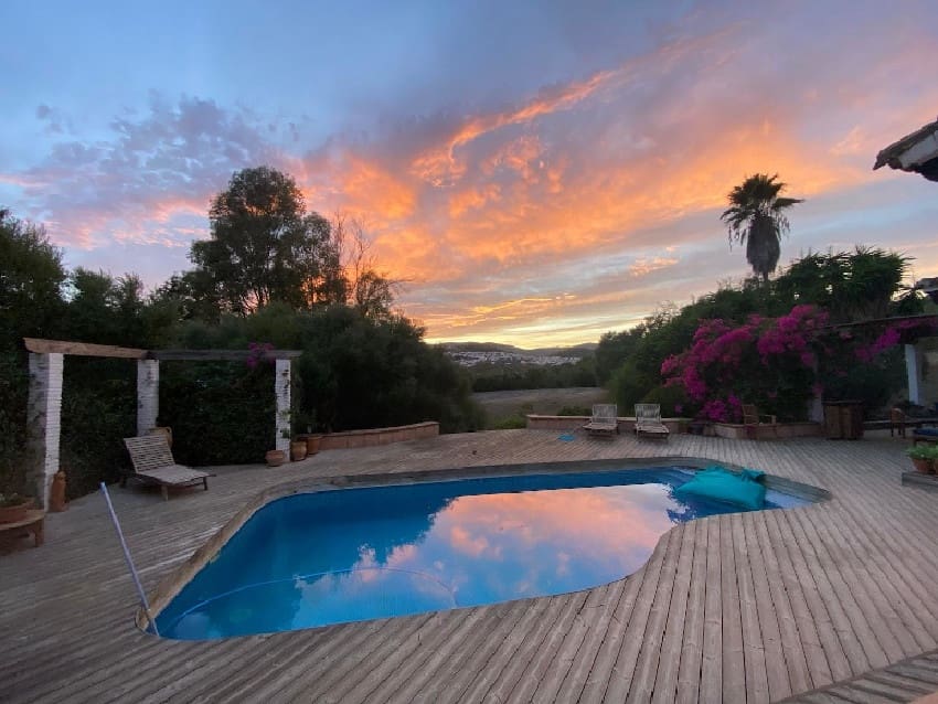 Bungalow de 3 habitaciones en Jimena de la Frontera en venta con piscina - 620.000 € (Ref: 9632764)