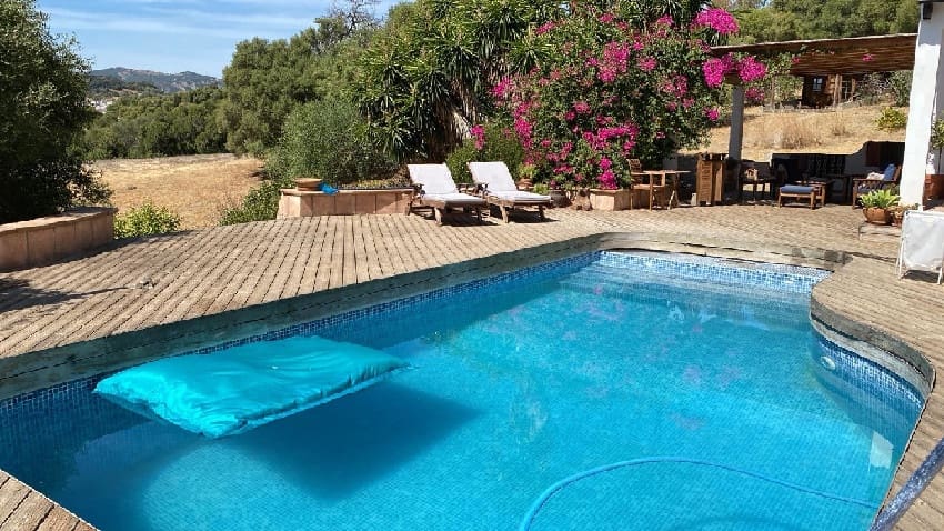 Bungalow de 3 habitaciones en Jimena de la Frontera en venta con piscina - 620.000 € (Ref: 9632764)