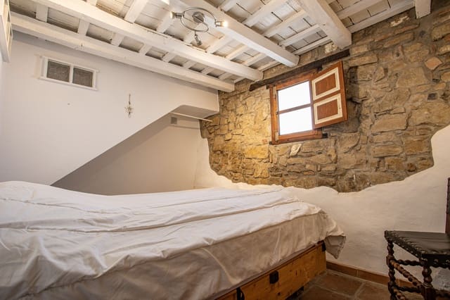 3 soveværelse Byhus til salg i Jimena de la Frontera med garage - € 240.000 (Ref: 9697739)