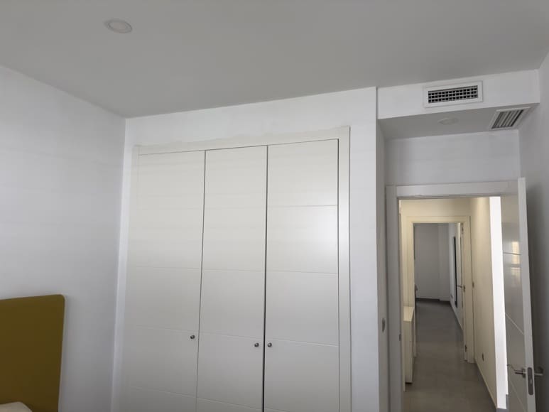 2 soverom Leilighet til salgs i Marbella med svømmebasseng garasje - € 439 000 (Ref: 9772062)