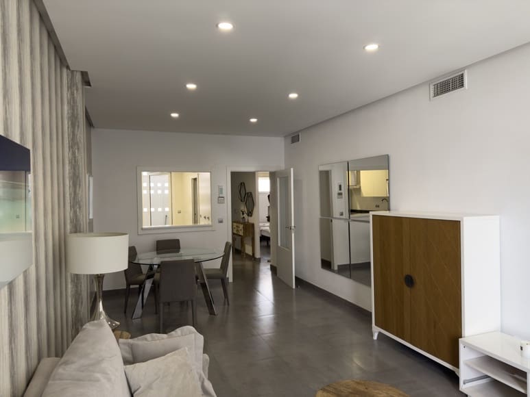 2 soverom Leilighet til salgs i Marbella med svømmebasseng garasje - € 439 000 (Ref: 9772062)