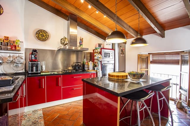 4 makuuhuone Omakotitalo myytävänä paikassa Jimena de la Frontera - 390 000 € (Ref: 9929983)