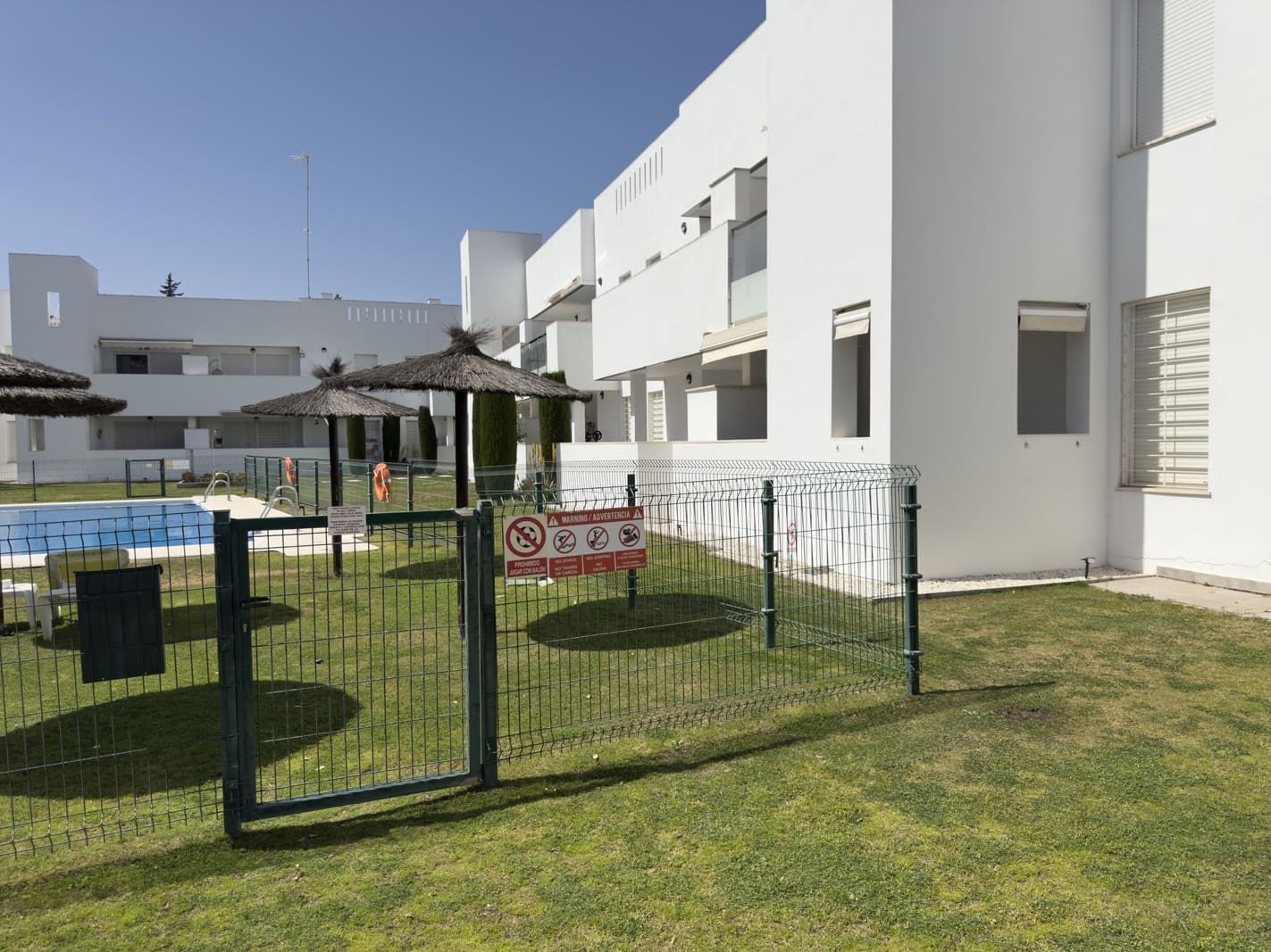 2 makuuhuone Huoneisto vuokrattavana paikassa Nueva Andalucia mukana uima-altaan 
autotalli - 1 750 € (Ref: 9954661)
