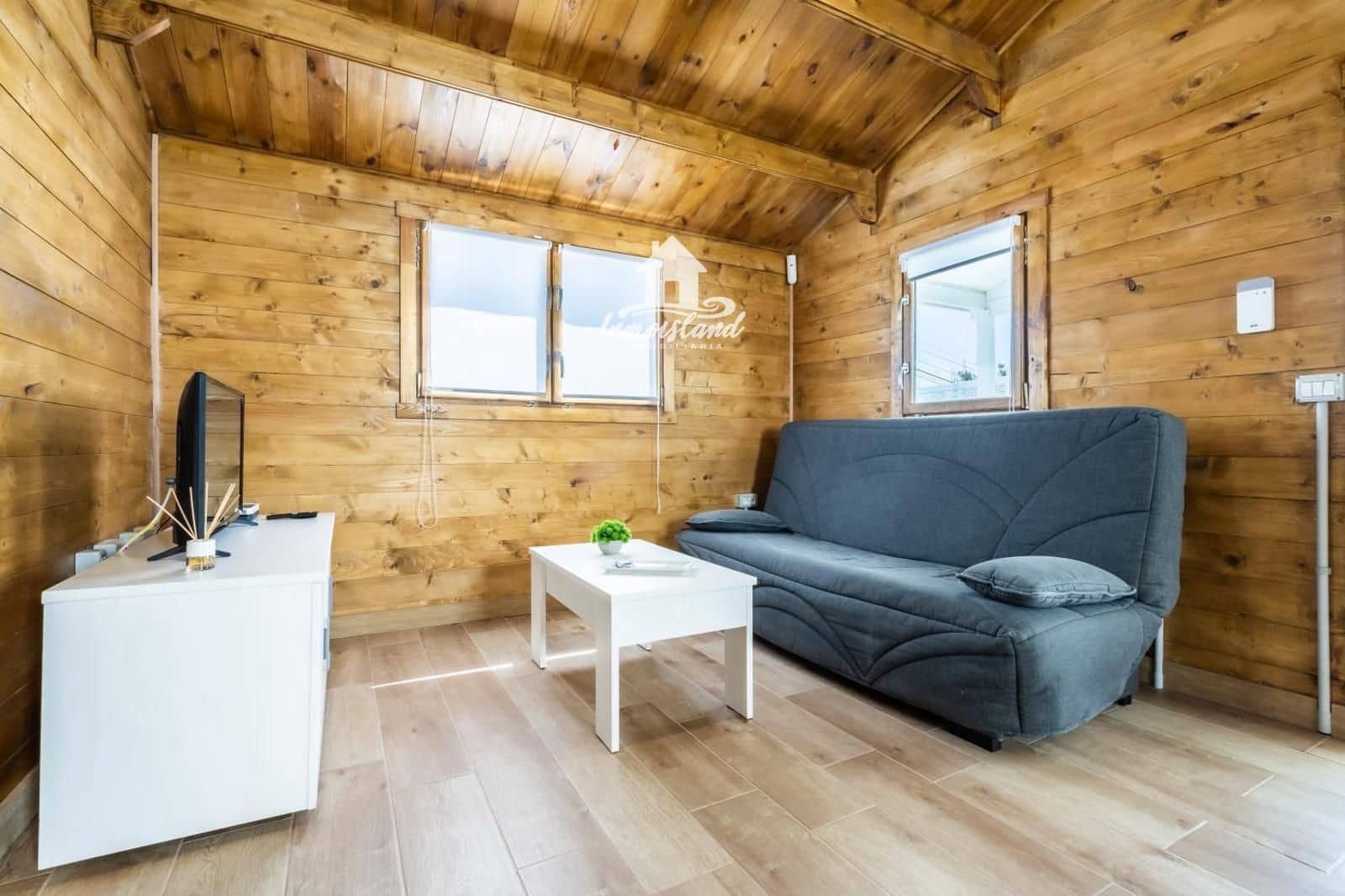 Villa/Maison de 2 chambres à louer à Los Menores avec piscine garage - 1 350 € (Ref: 10019569)
