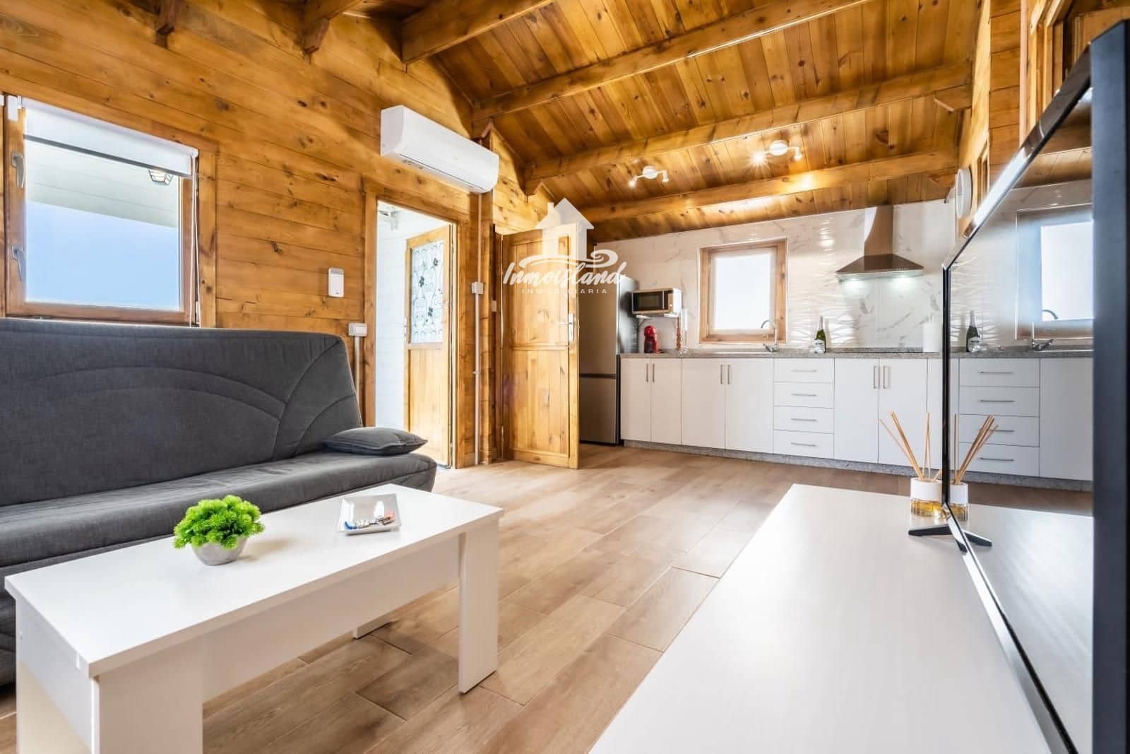 Villa/Maison de 2 chambres à louer à Los Menores avec piscine garage - 1 350 € (Ref: 10019569)
