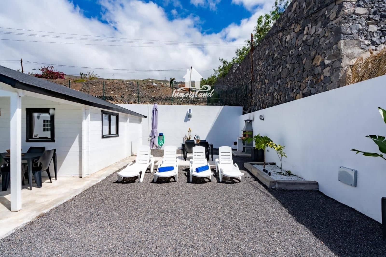Villa/Maison de 2 chambres à louer à Los Menores avec piscine garage - 1 350 € (Ref: 10019569)