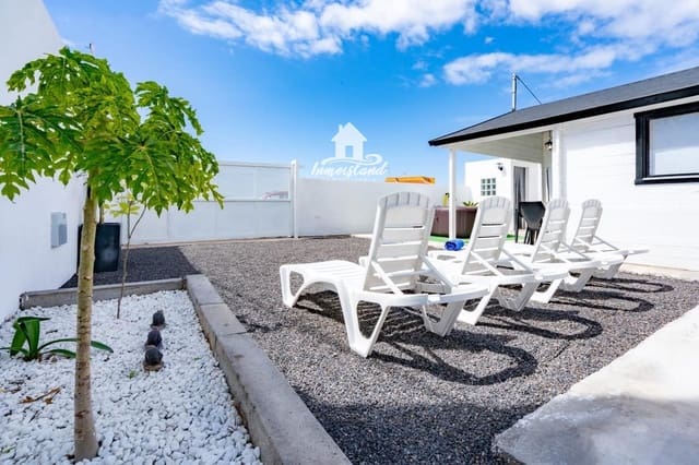 Villa/Maison de 2 chambres à louer à Los Menores, Adeje avec piscine garage - 1 350 € (Ref: 10019569)