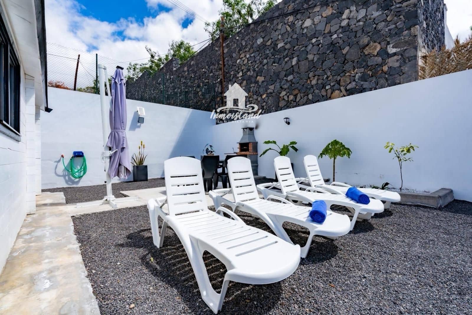 Villa/Maison de 2 chambres à louer à Los Menores avec piscine garage - 1 350 € (Ref: 10019569)