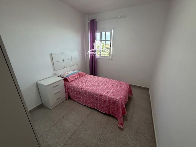 Piso de 2 habitaciones en Guía de Isora en alquiler - 950 € (Ref: 10073086)