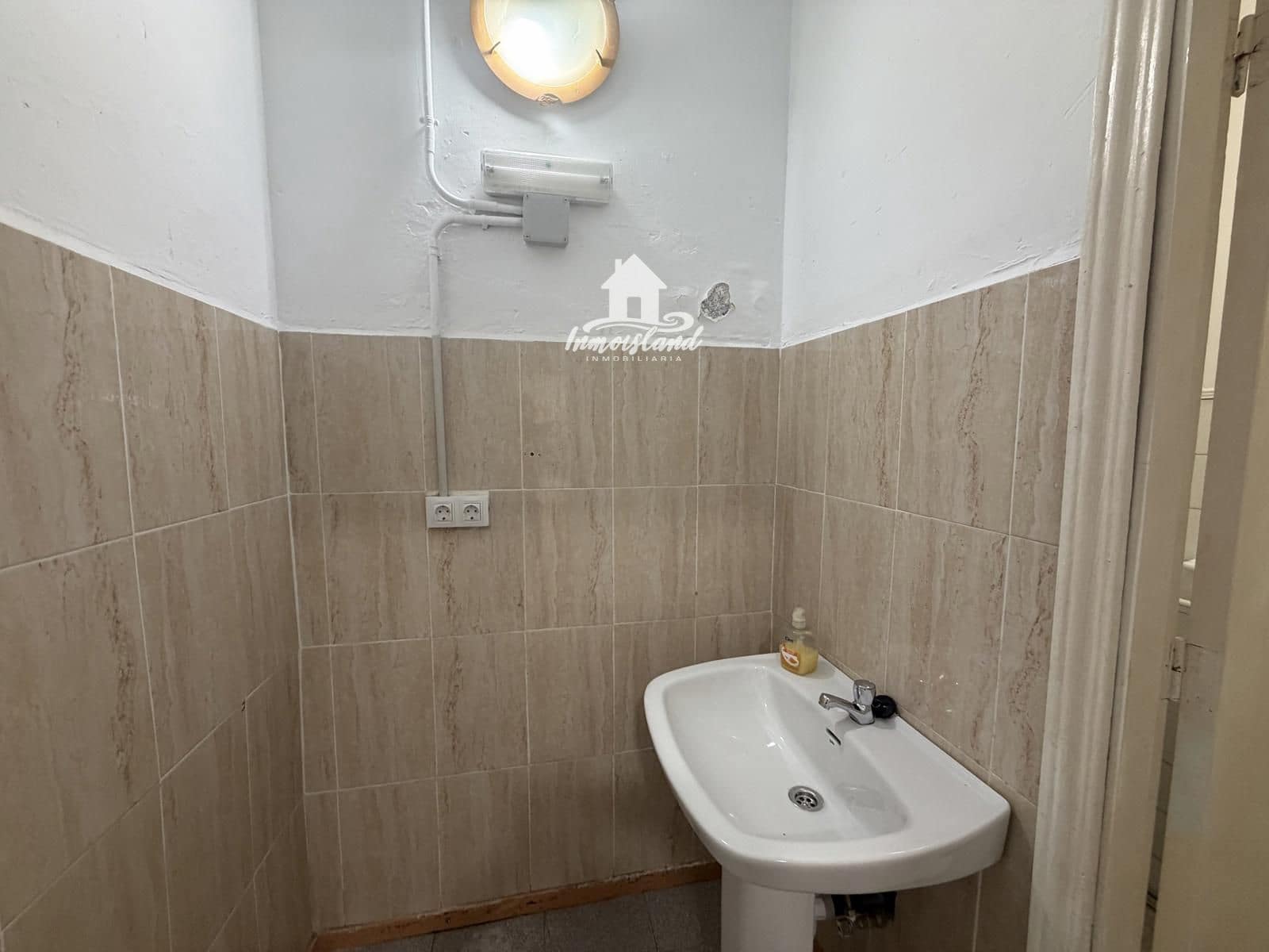 Komercyjne do wynajęcia w Armenime - 550 € (Ref: 10136597)