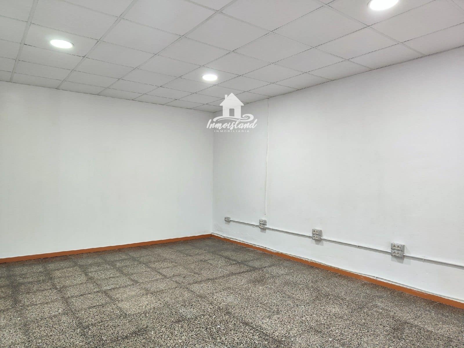 Komercyjne do wynajęcia w Armenime - 550 € (Ref: 10136597)