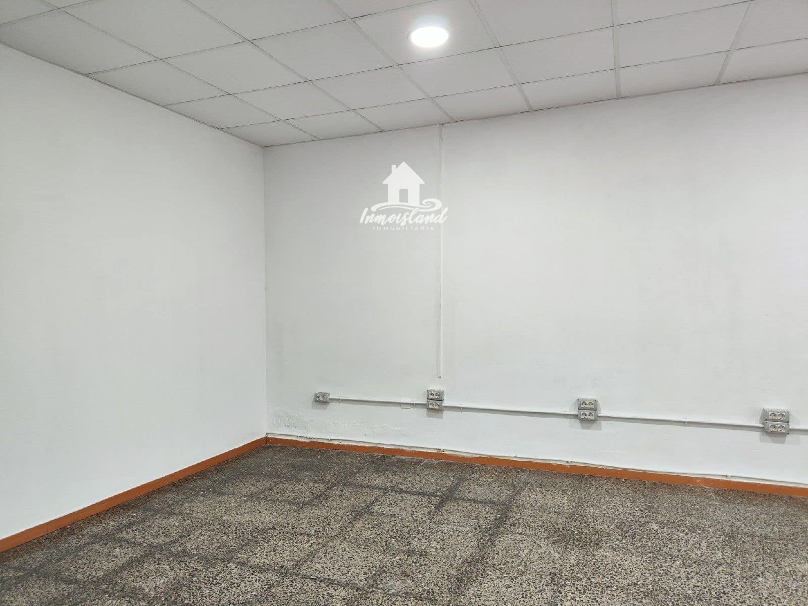 Komercyjne do wynajęcia w Armenime - 550 € (Ref: 10136597)