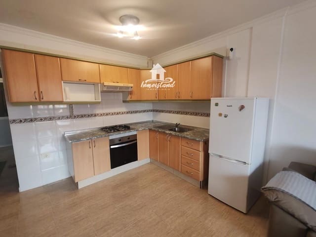 1 camera da letto Appartamento da affittare in Arona con piscina - 950 € (Rif: 10156213)