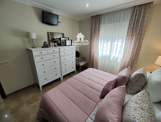 3 quarto Moradia para arrendar em Piedra Hincada, Guía de Isora com piscina garagem - 3 000 € (Ref: 10181737)