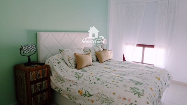 2 bedroom Flat for rent in El Medano, Granadilla de Abona with garage - € 1,350 (Ref: 5274799)