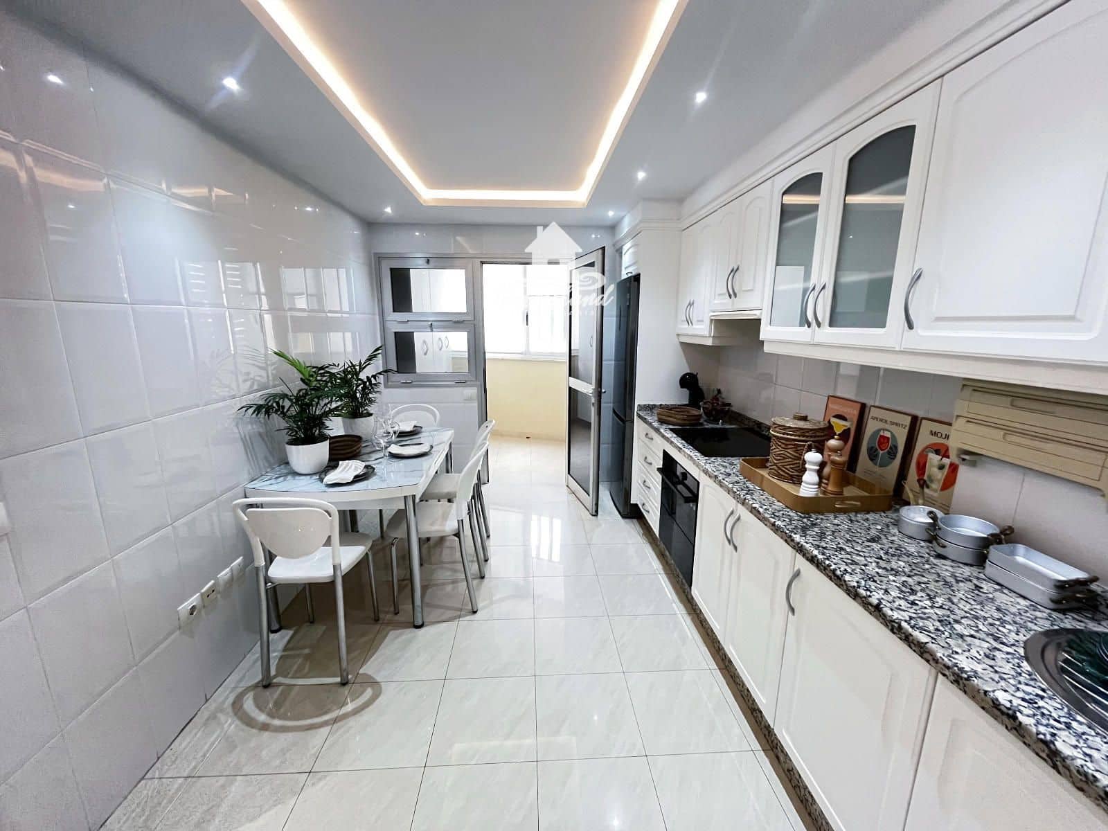 3 slaapkamer Flat te huur in Playa Paraiso met zwembad - € 2.600 (Ref: 7723938)