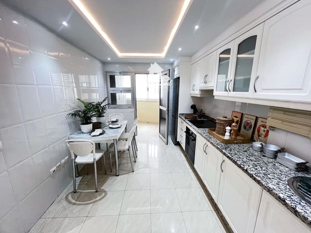 3 slaapkamer Flat te huur in Playa Paraiso, Adeje met zwembad - € 2.600 (Ref: 7723938)