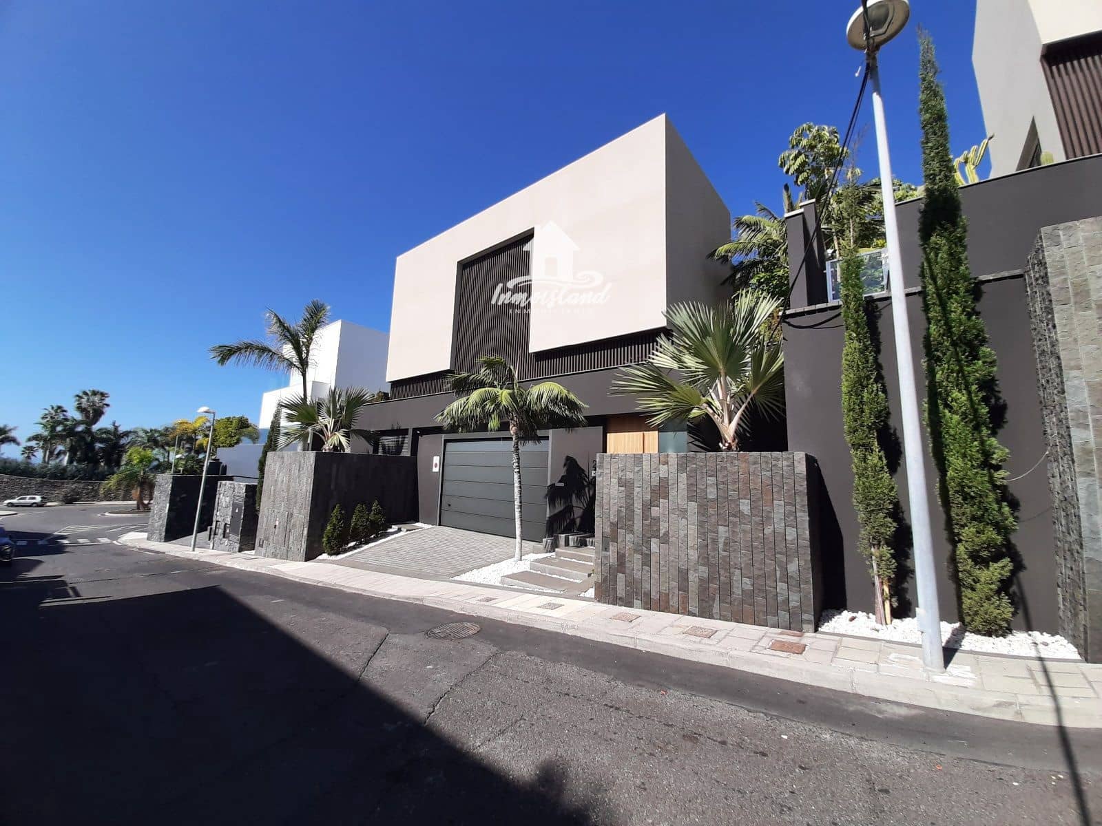 5 soveværelse Villa til salg i La Caleta Adeje med swimmingpool garage - € 3.700.000 (Ref: 8129448)