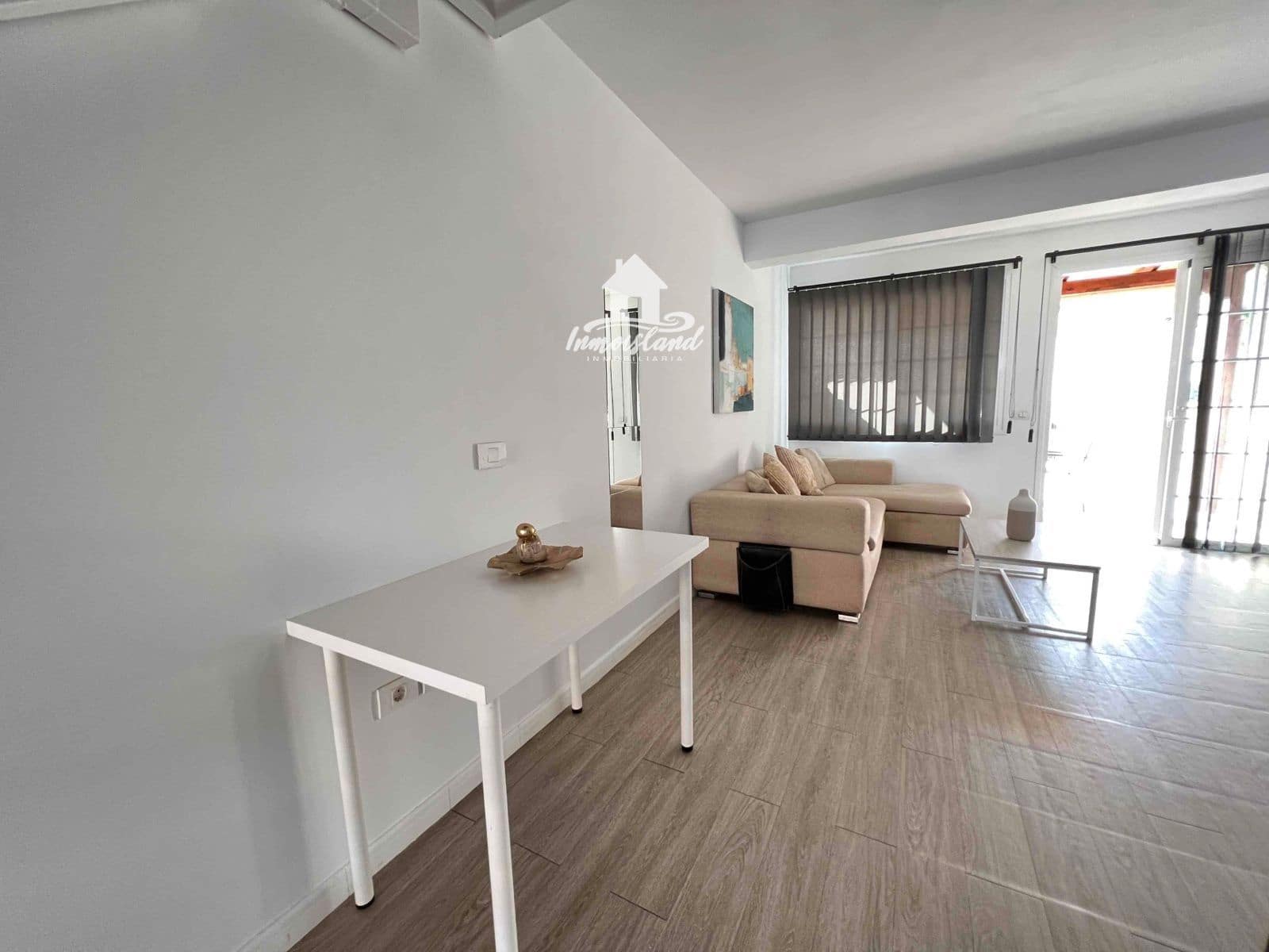 2 bedroom Townhouse for rent in Arona - € 1,800 (Ref: 8187772)