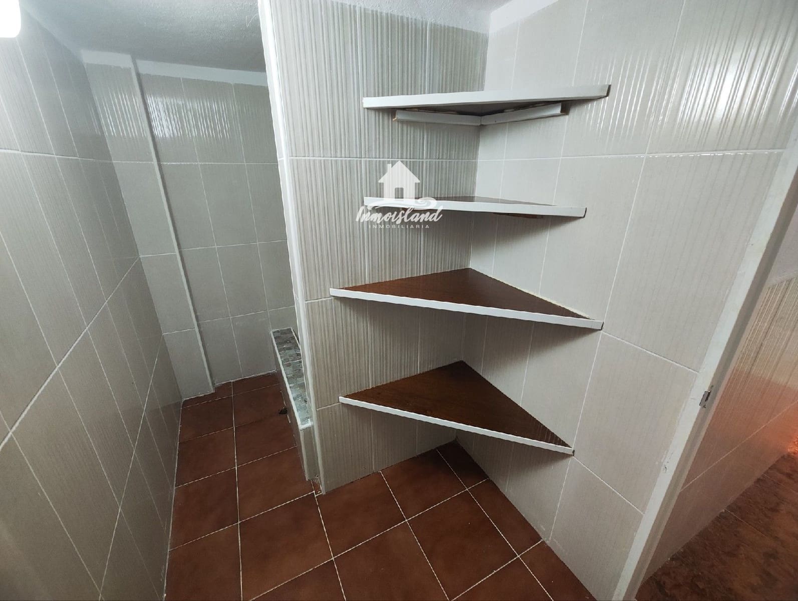 Erhverv til salg i Alcala med garage - € 700.000 (Ref: 8228968)