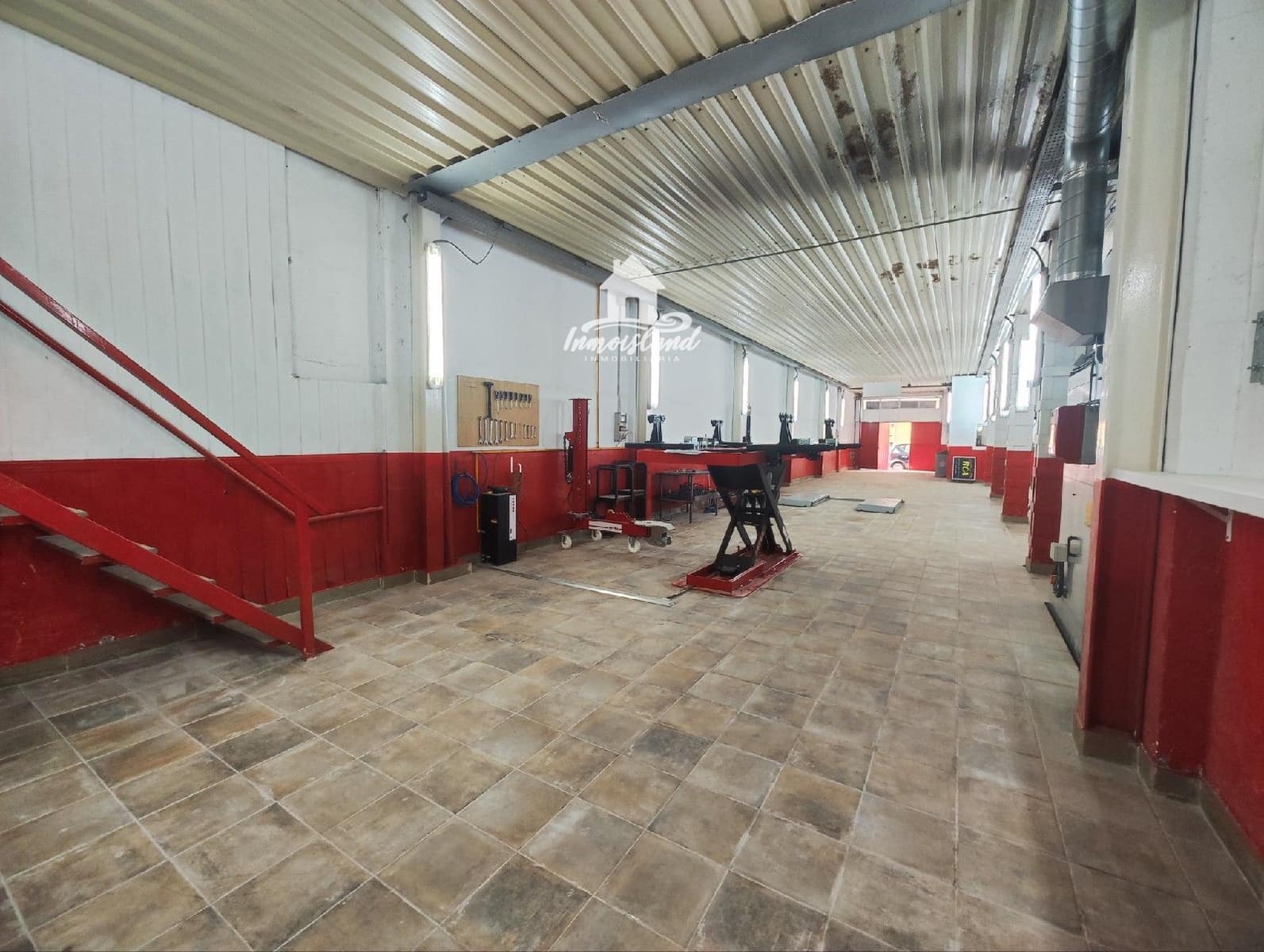 Local Commercial à louer à Alcala avec garage - 4 000 € (Ref: 8232978)