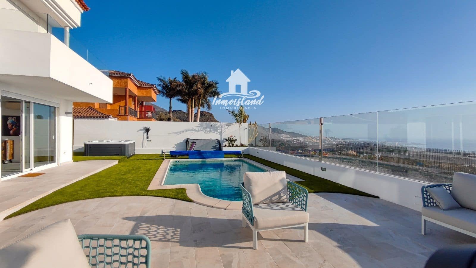 4 soveværelse Villa til leje i Adeje med swimmingpool - € 8.000 (Ref: 8242444)