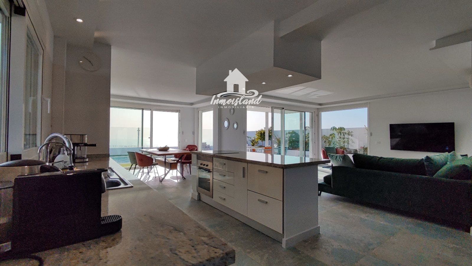 4 soveværelse Villa til leje i Adeje med swimmingpool - € 8.000 (Ref: 8242444)