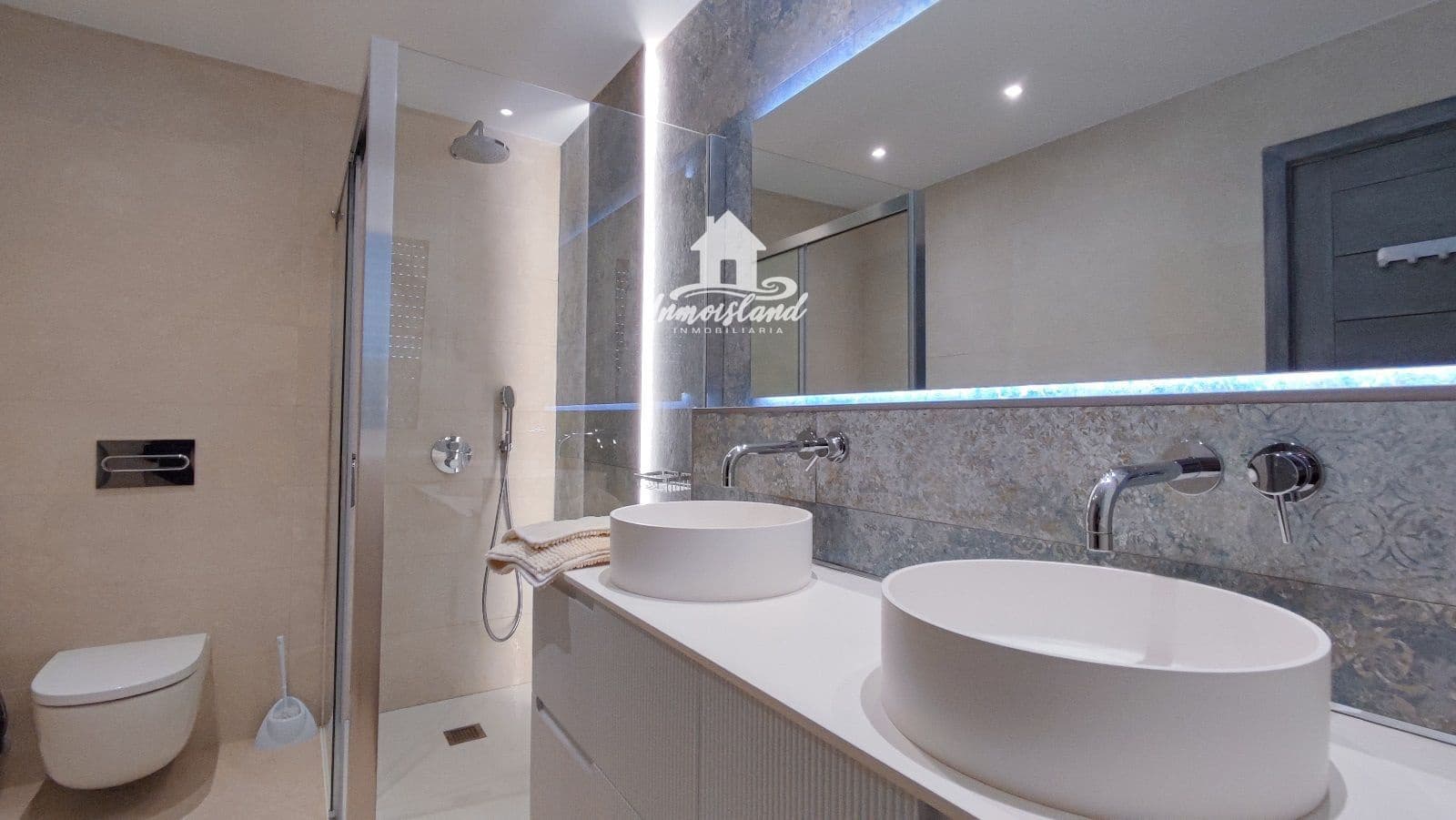 4 soveværelse Villa til leje i Adeje med swimmingpool - € 8.000 (Ref: 8242444)