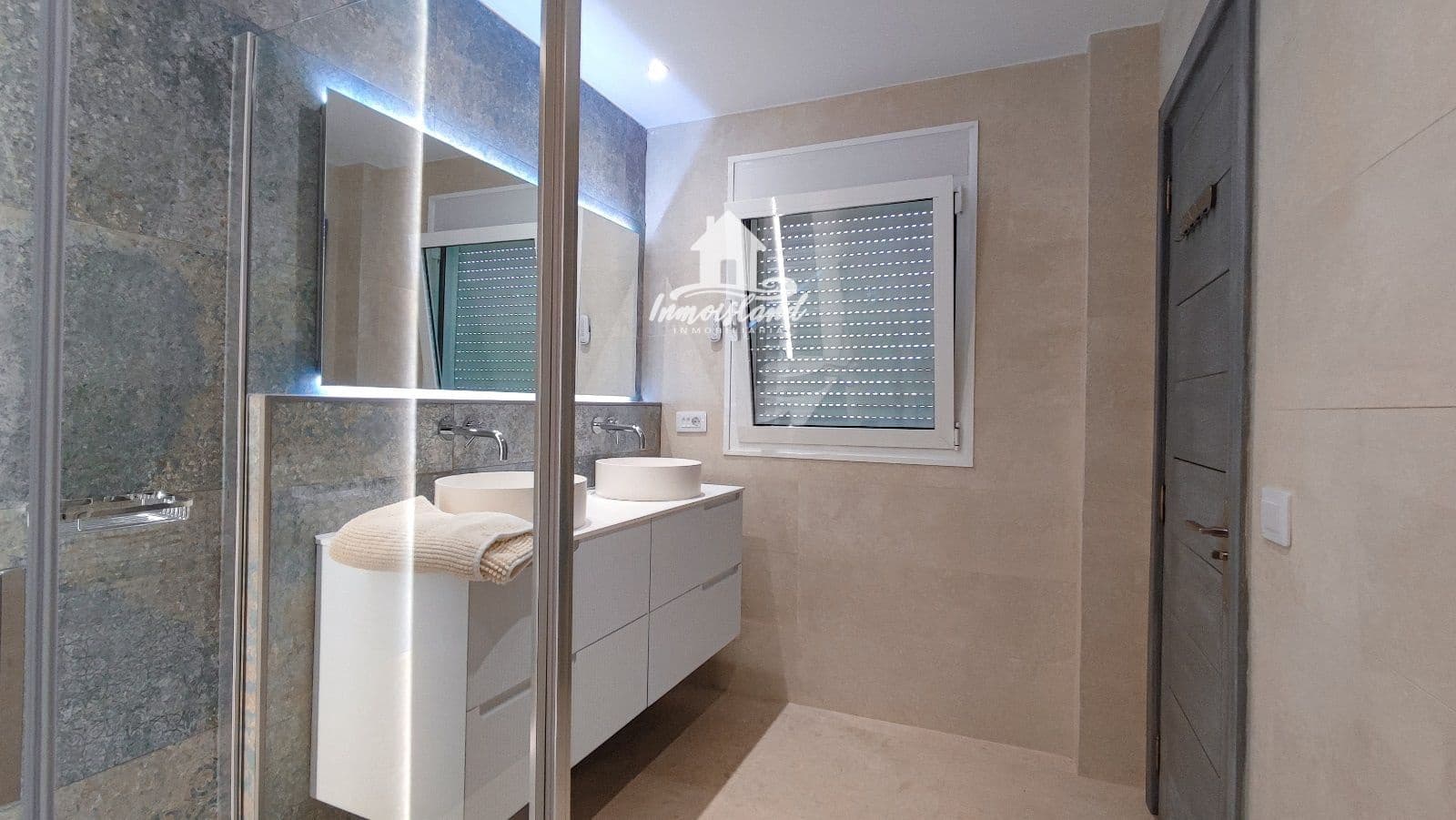 4 soveværelse Villa til leje i Adeje med swimmingpool - € 8.000 (Ref: 8242444)