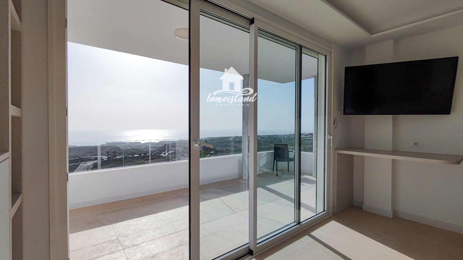 4 soveværelse Villa til leje i Adeje med swimmingpool - € 8.000 (Ref: 8242444)