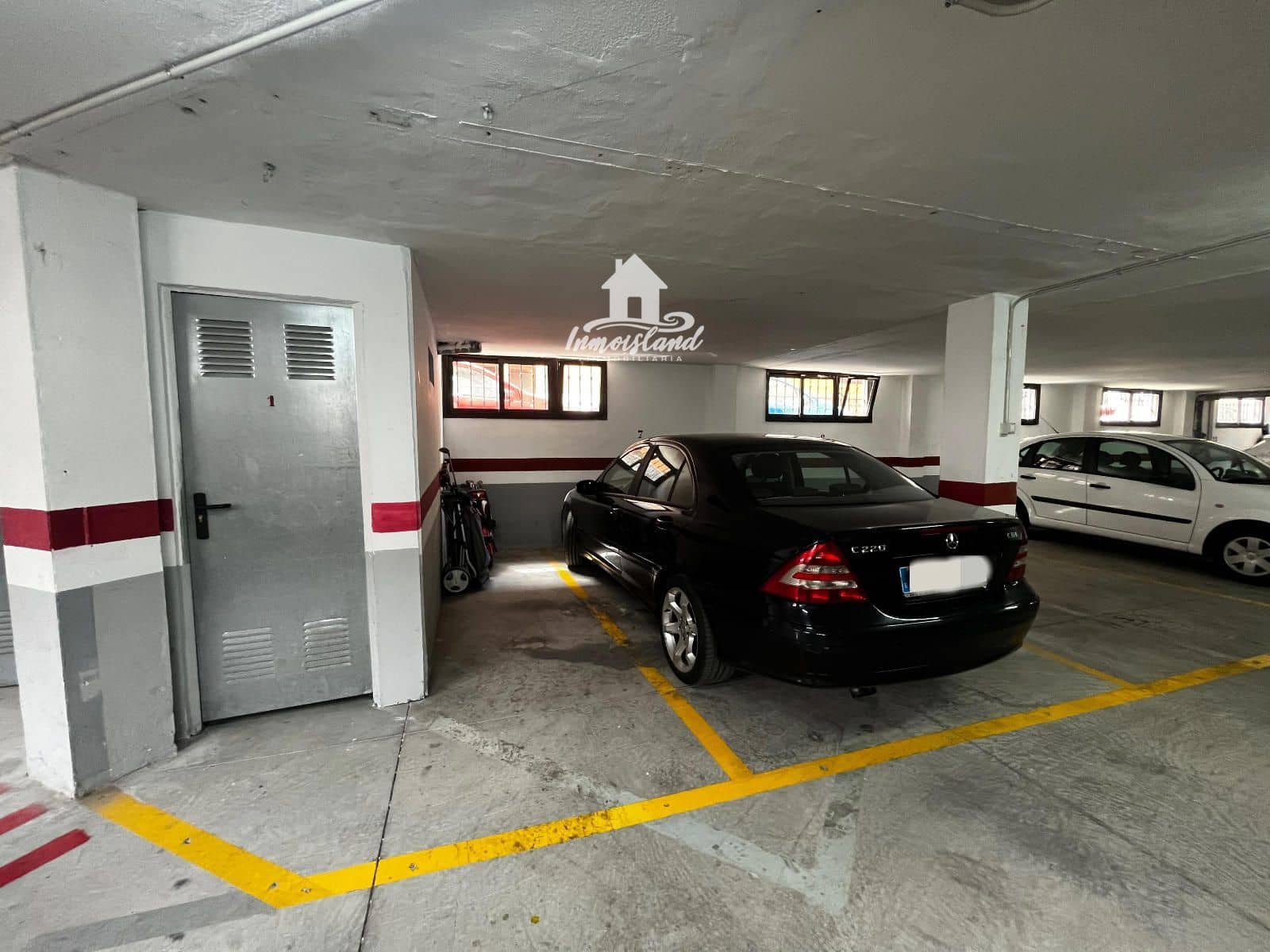 Garage til salg i Las Galletas - € 37.000 (Ref: 8862093)