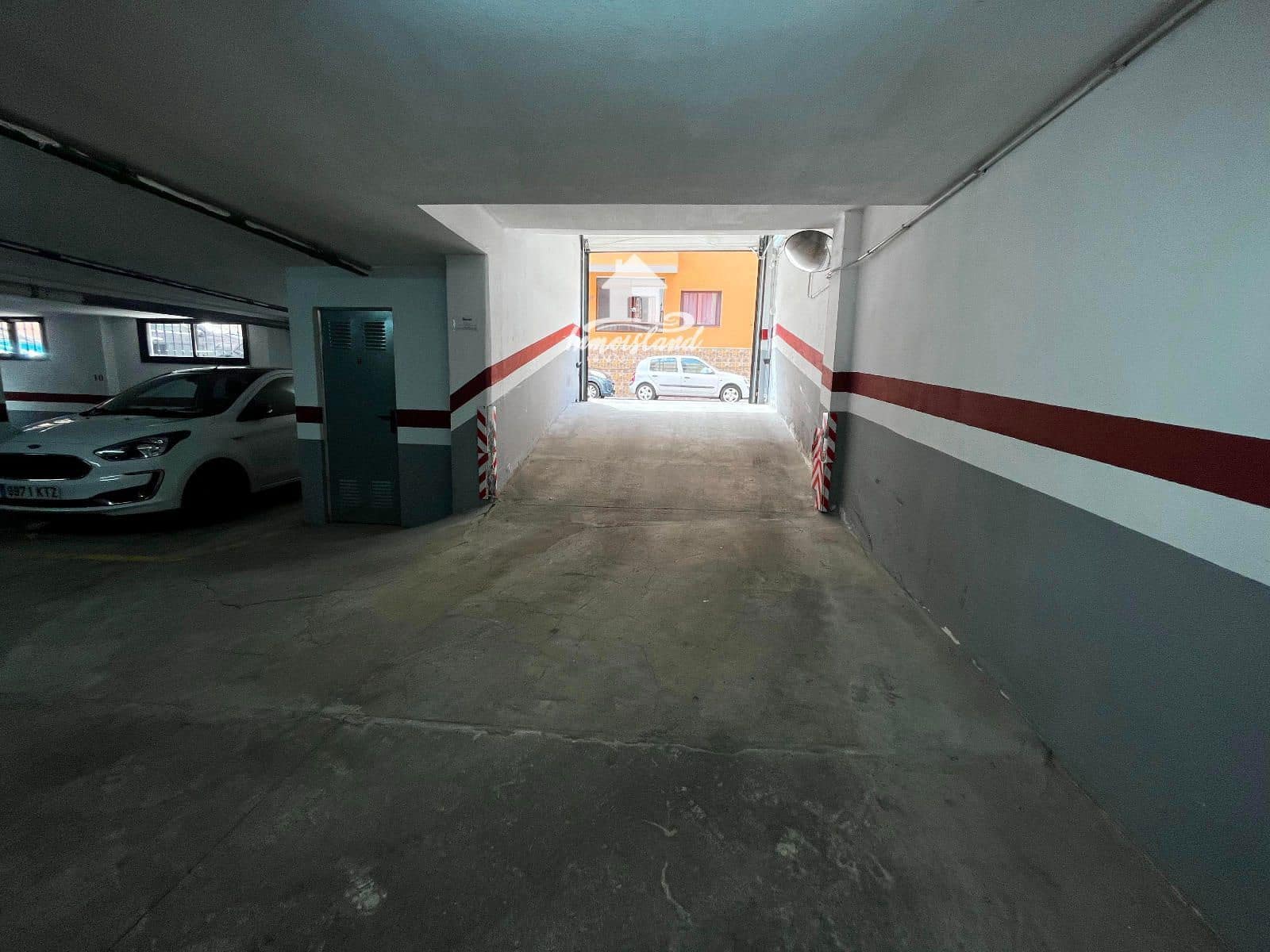 Garage til salg i Las Galletas - € 37.000 (Ref: 8862093)