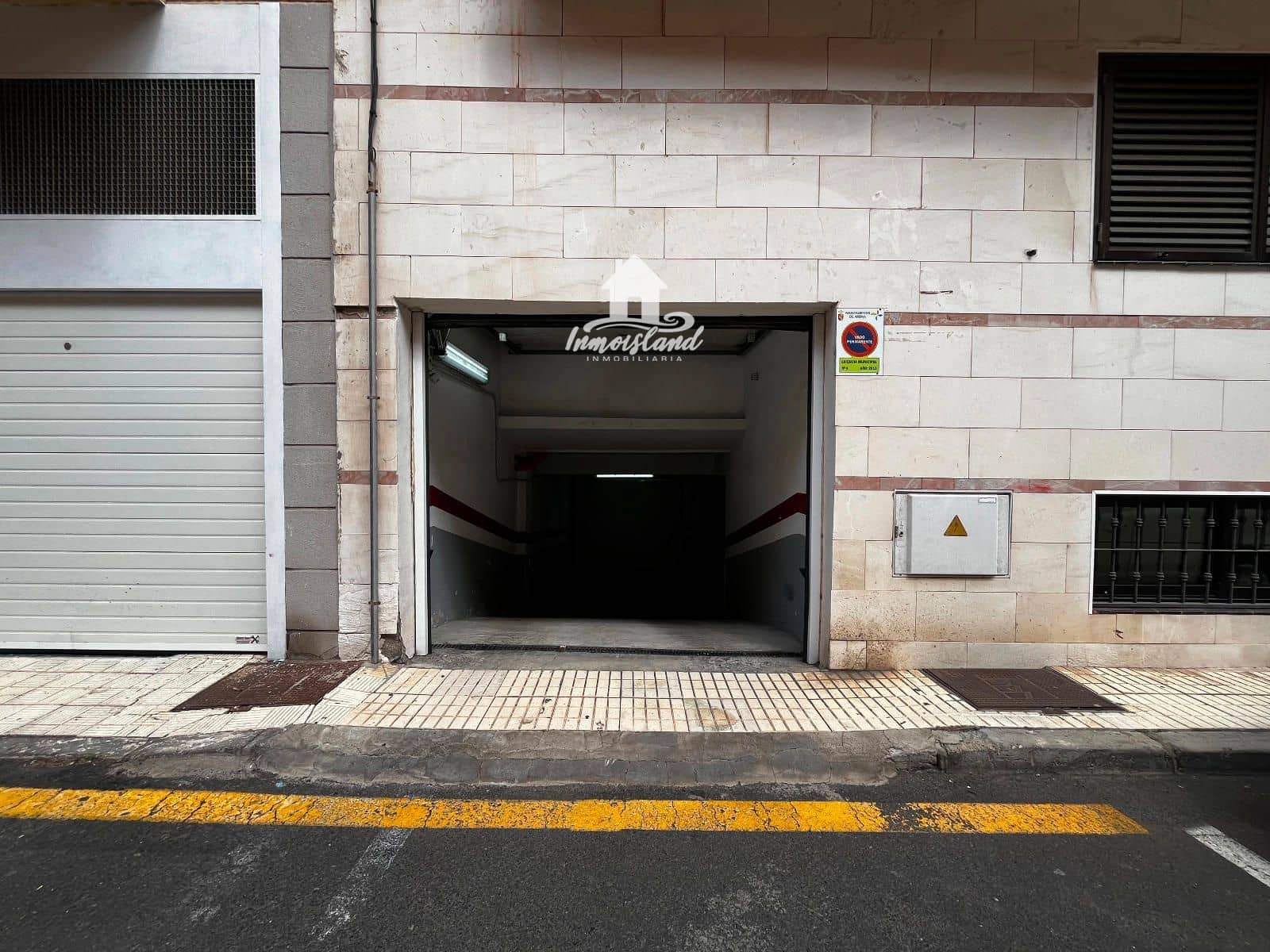 Garage til salg i Las Galletas - € 37.000 (Ref: 8862093)