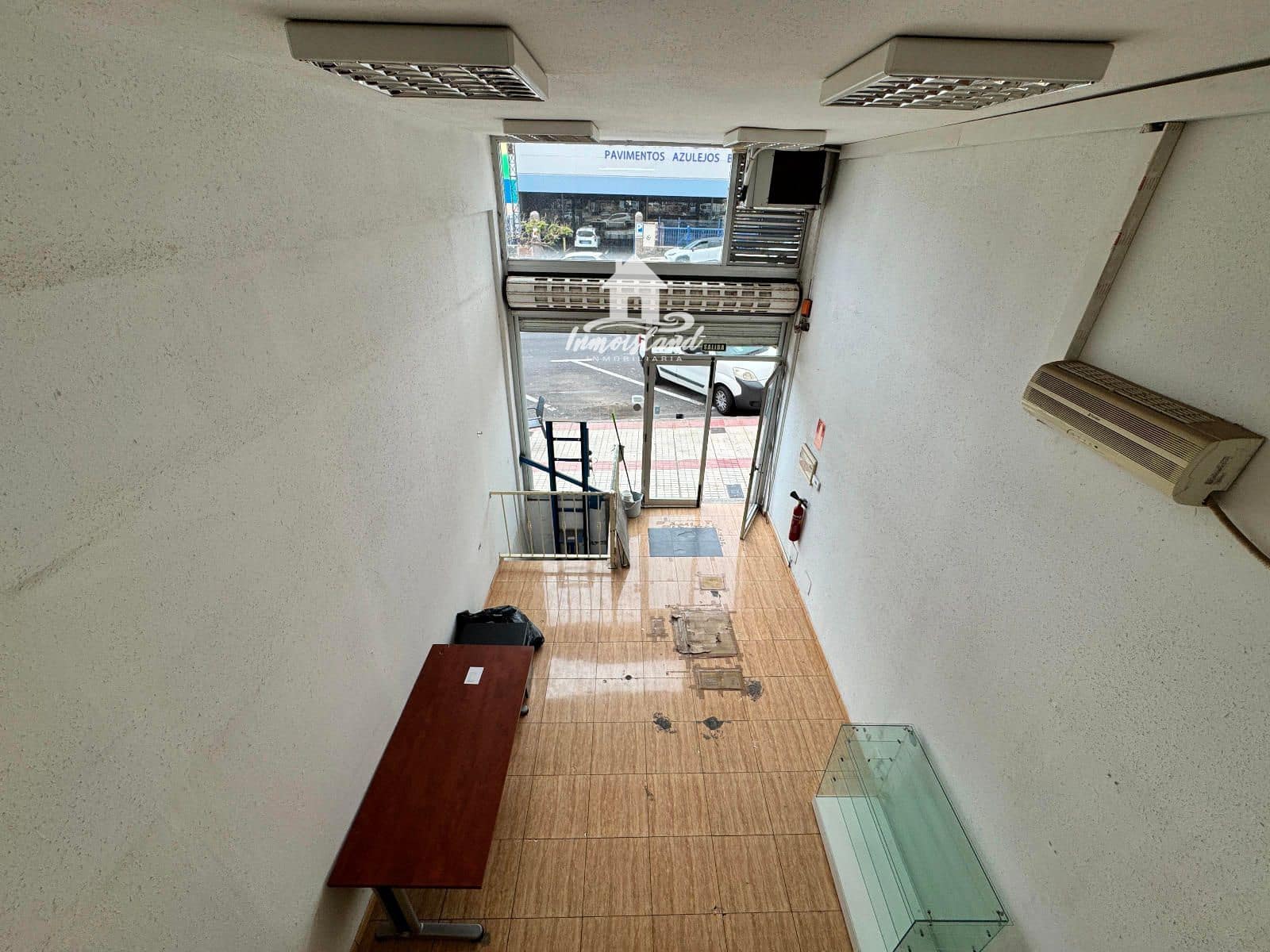 Commercial for sale in Adeje - € 165,000 (Ref: 8898098)