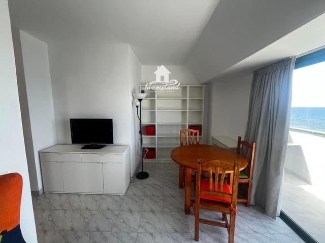 1 makuuhuone Kattohuoneisto vuokrattavana paikassa Arona - 950 € (Ref: 9117393)