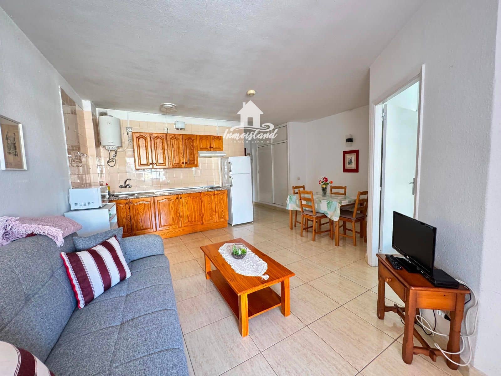 1 bedroom Flat for sale in Arona with pool - € 290,000 (Ref: 9263845)