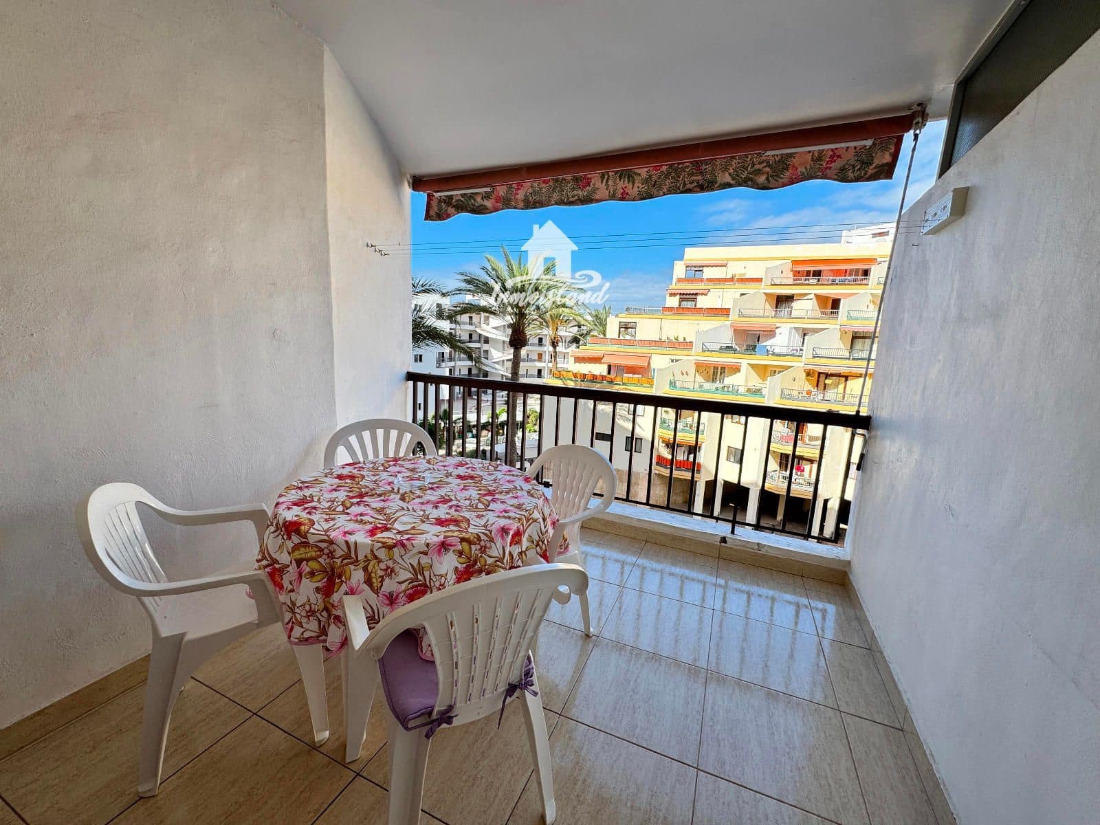 1 bedroom Flat for sale in Arona with pool - € 290,000 (Ref: 9263845)