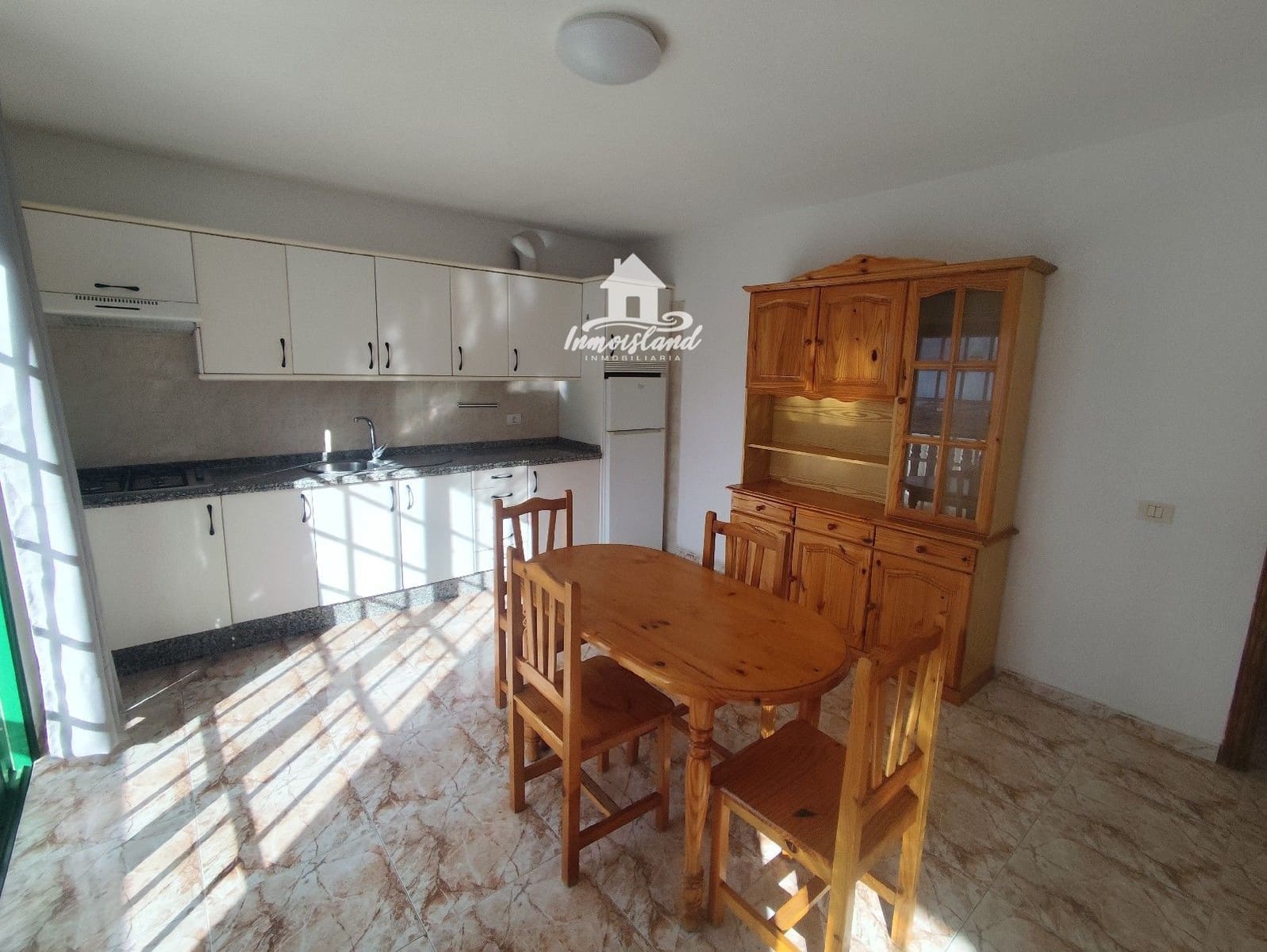 Appartement de 2 chambres à louer à Acojeja avec garage - 950 € (Ref: 9306895)